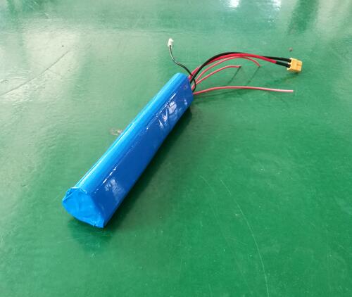 这是一个警用的电警棍锂电池组