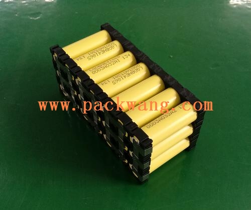 18650锂电池pack实验生产线上的LG24V锂电池组半成品
